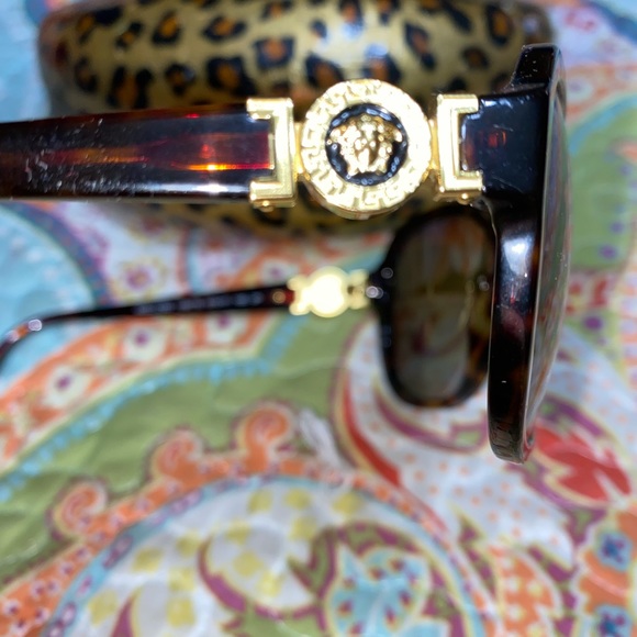 Versace woman’s sunglasses - Picture 2 of 10
